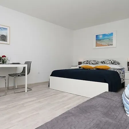 Apartman Modern Iva *